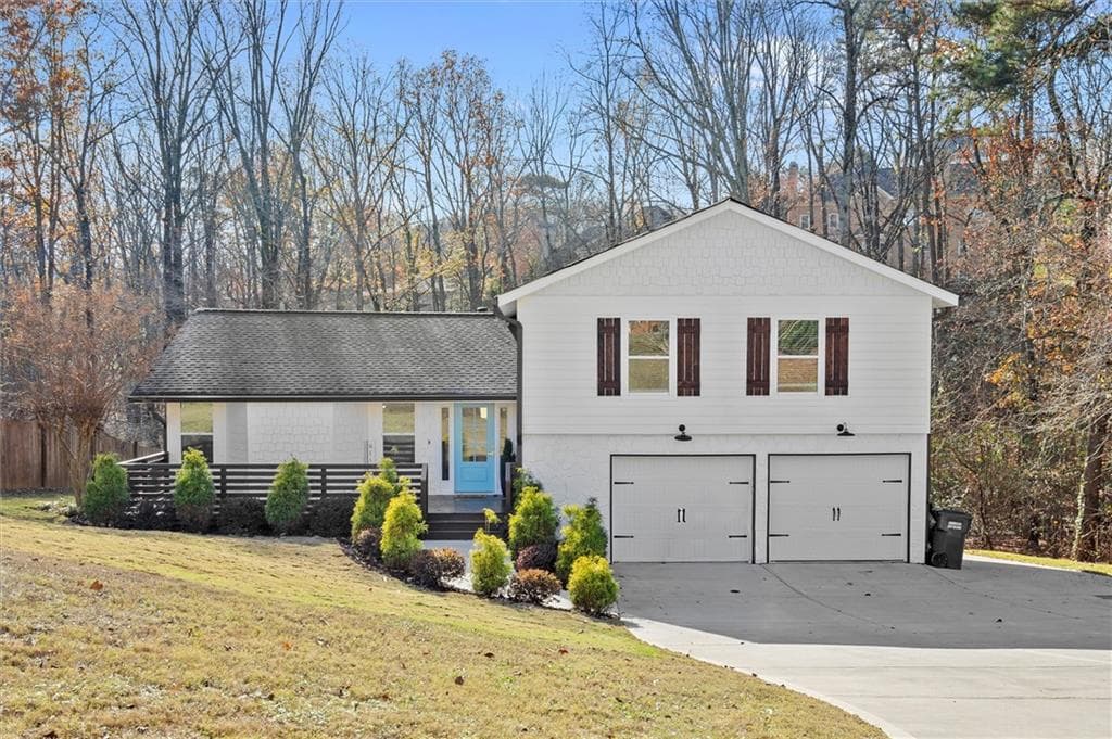 3 bedroom, 3 bathroom, 1,812 sq ft single family residence sold at 1940 Oak Ridge Court, Marietta, GA 30062
