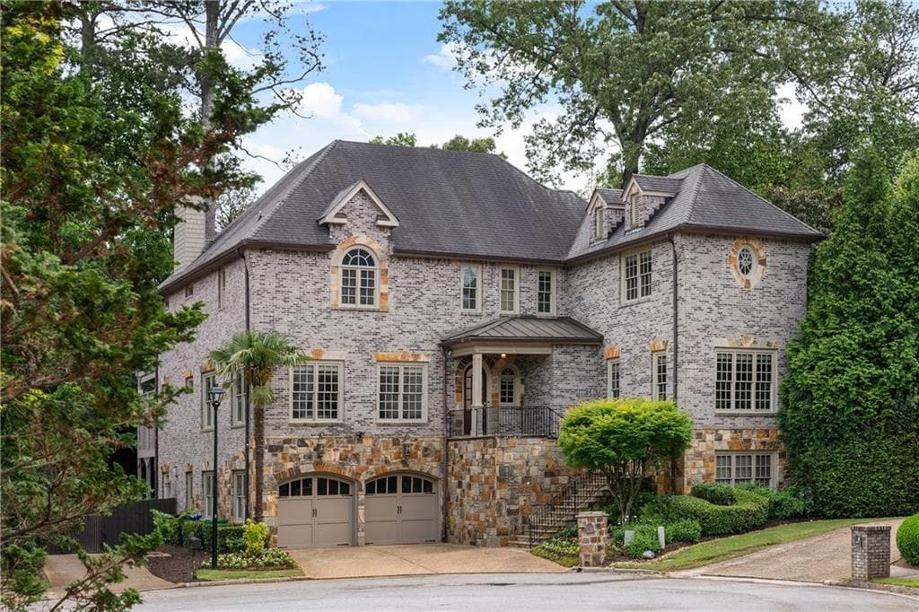 5 bedroom, 6 bathroom, 7,657 sq ft single family residence sold at 1720 Buckhead Valley Lane, Atlanta, GA 30324