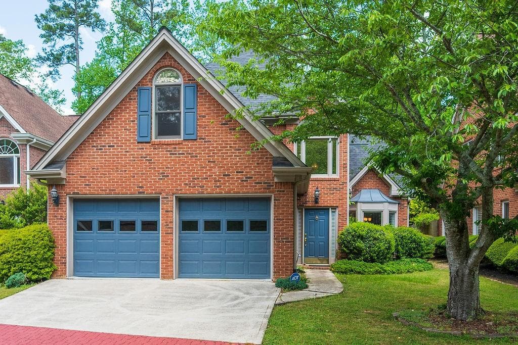3 bedroom, 3 bathroom, 2,458 sq ft single family residence sold at 37 Westfair Court, Atlanta, GA 30328