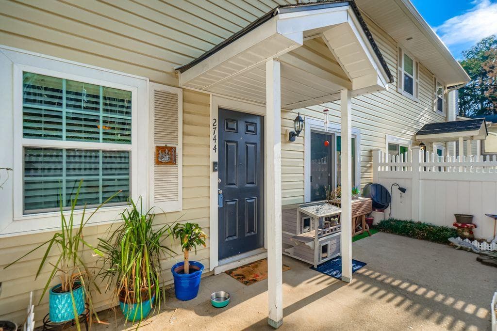 2744 St Augustine Trail, Marietta, GA 30067 — most recent listing photo