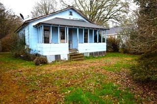 2 bedroom, 1 bathroom, 818 sq ft single family residence sold at 130 N Cass Street, Adairsville, GA 30103