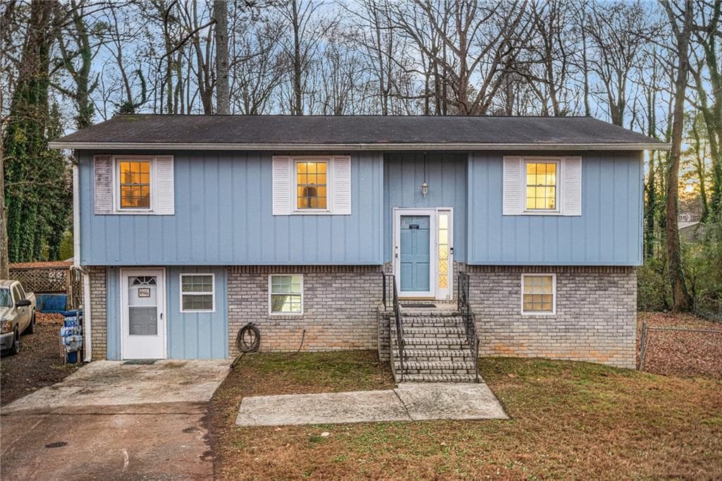 3 bedroom, 3 bathroom, 1,966 sq ft single family residence sold at 394 Burr Oak Court, Lawrenceville, GA 30046