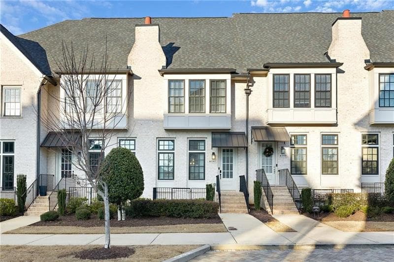 3 bedroom, 4 bathroom, 2,308 sq ft townhouse sold at 6787 Cadence Boulevard, Atlanta, GA 30328