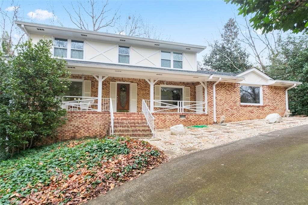 4 bedroom, 3 bathroom, 2,539 sq ft single family residence sold at 5037 HEATHERDALE Lane, Atlanta, GA 30360