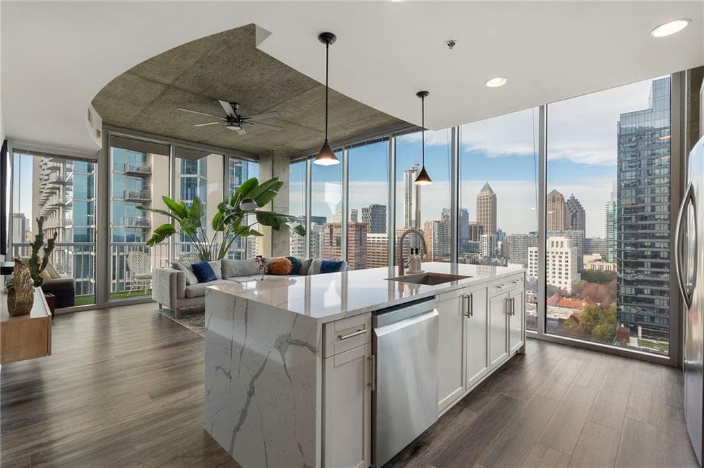 2 bedroom, 2 bathroom, 1,223 sq ft condominium sold at 855 Peachtree Street 1702, Atlanta, GA 30308