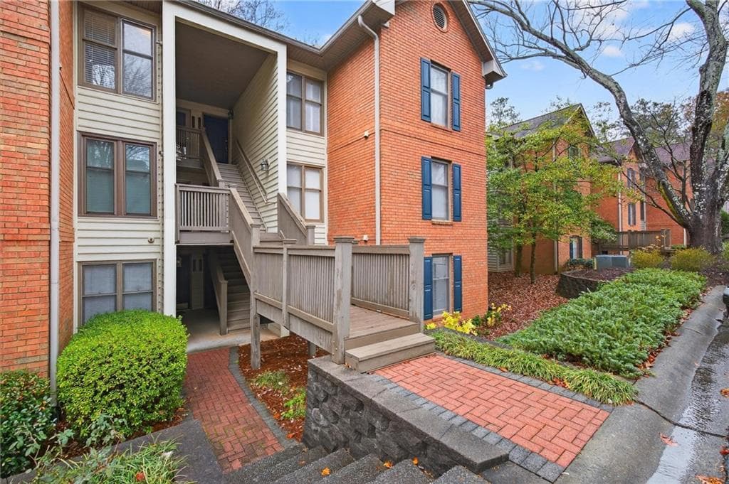 2 bedroom, 2 bathroom, 1,200 sq ft condominium sold at 710 Garden Court, Atlanta, GA 30328