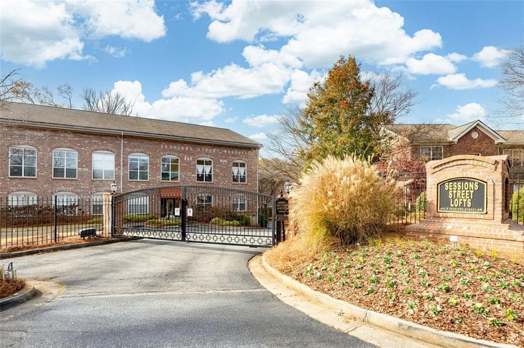 445 N SESSIONS Street 2/2209, Marietta, GA 30060 — most recent listing photo