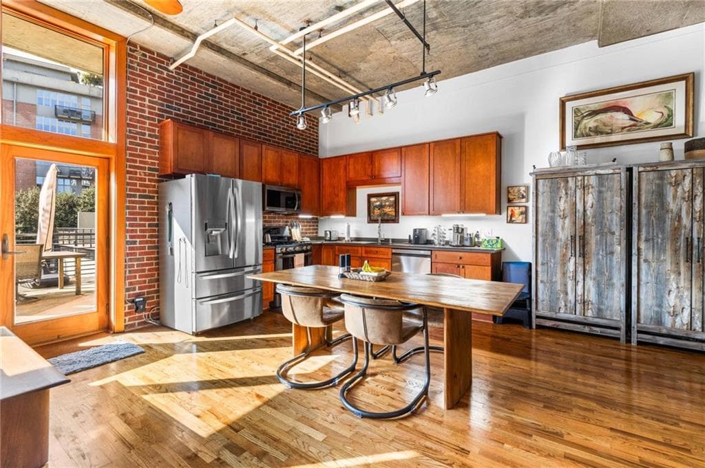660 Glen Iris Drive 210, Atlanta, GA 30308 — most recent listing photo