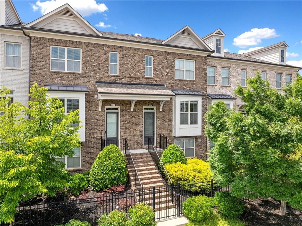 1094 Township Square, Alpharetta, GA 30022 — most recent listing photo