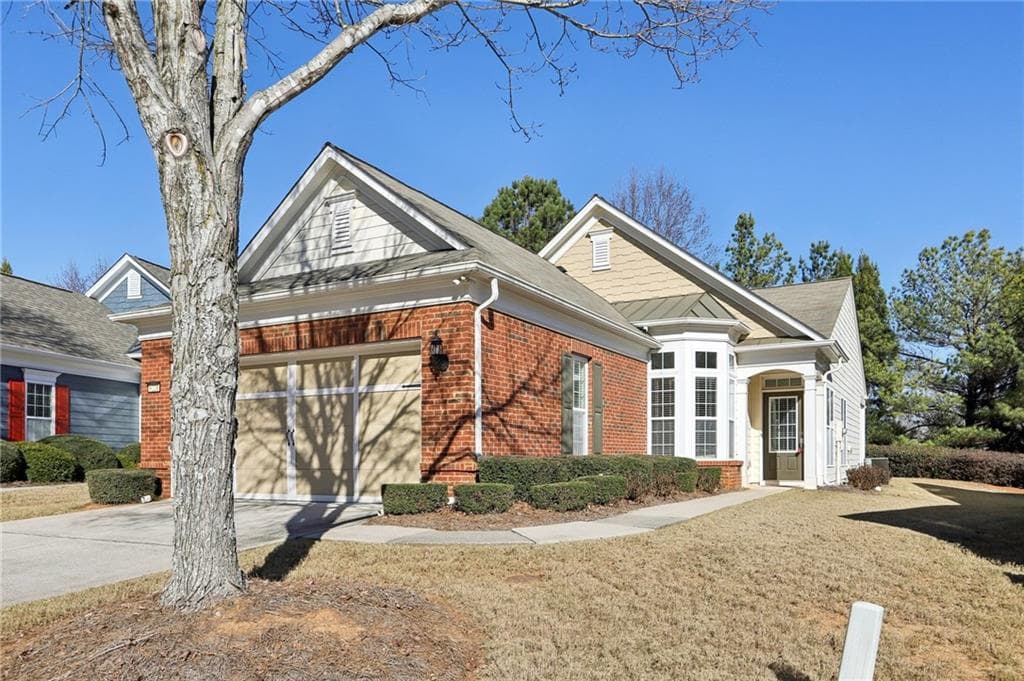 2 bedroom, 2 bathroom, 1,388 sq ft single family residence sold at 6221 Greenstone Circle, Hoschton, GA 30548
