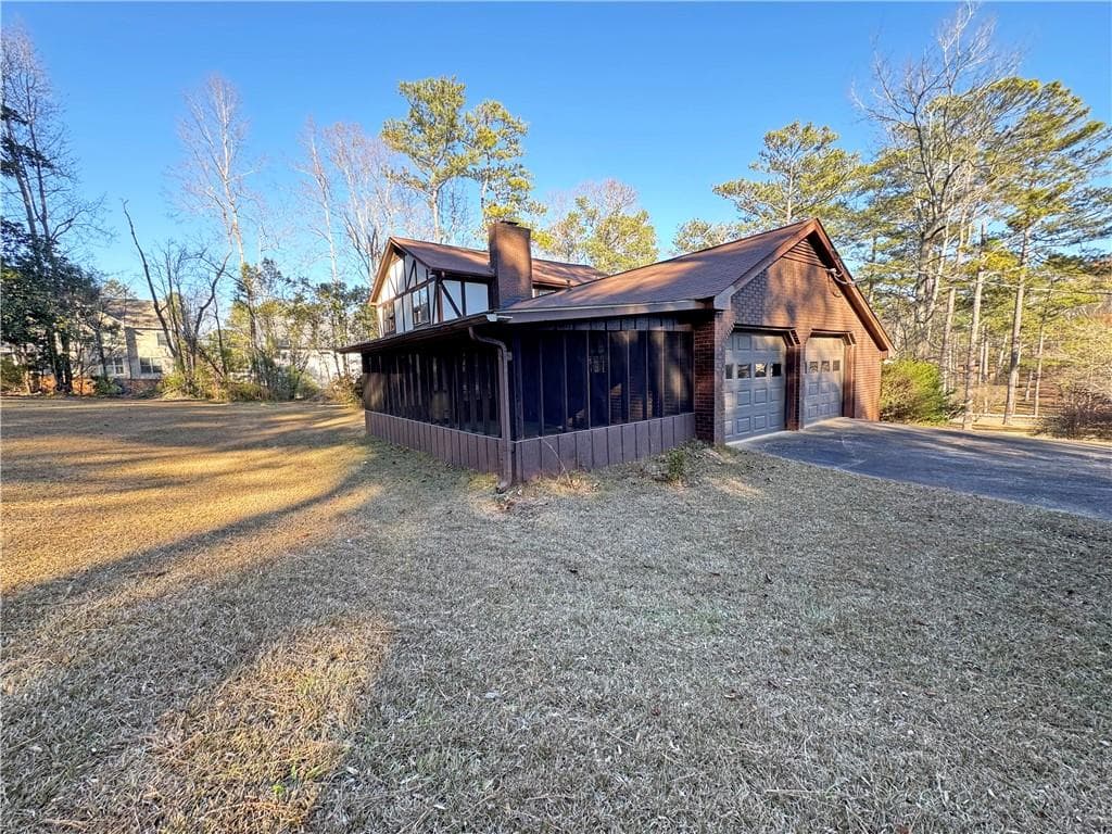 3 bedroom, 3 bathroom single family residence sold at 2085 E Piedmont Road, Marietta, GA 30062