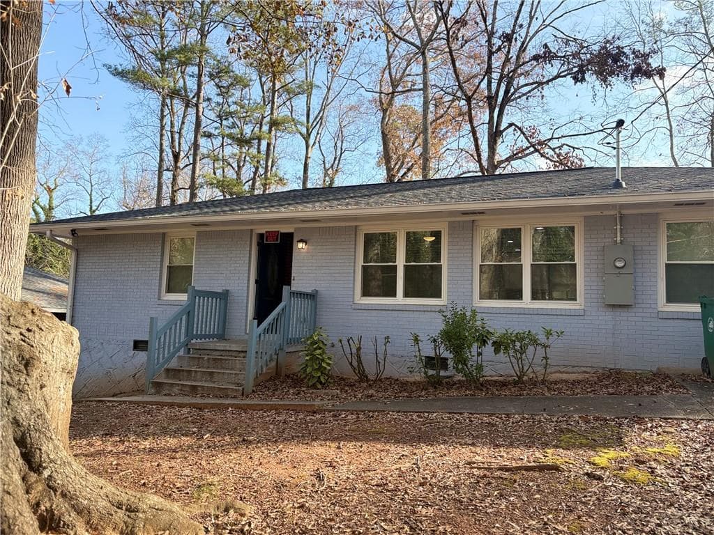 3 bedroom, 2 bathroom, 1,157 sq ft single family residence sold at 1546 Alverado Way, Decatur, GA 30032