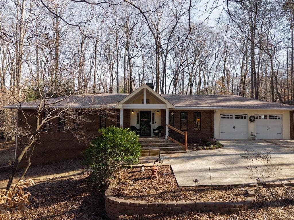 3 bedroom, 3 bathroom, 3,294 sq ft single family residence sold at 2198 Cloud Land Drive, Kennesaw, GA 30152