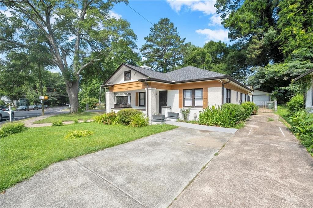 3 bedroom, 2 bathroom, 1,705 sq ft single family residence sold at 1003 Cascade Road, Atlanta, GA 30311