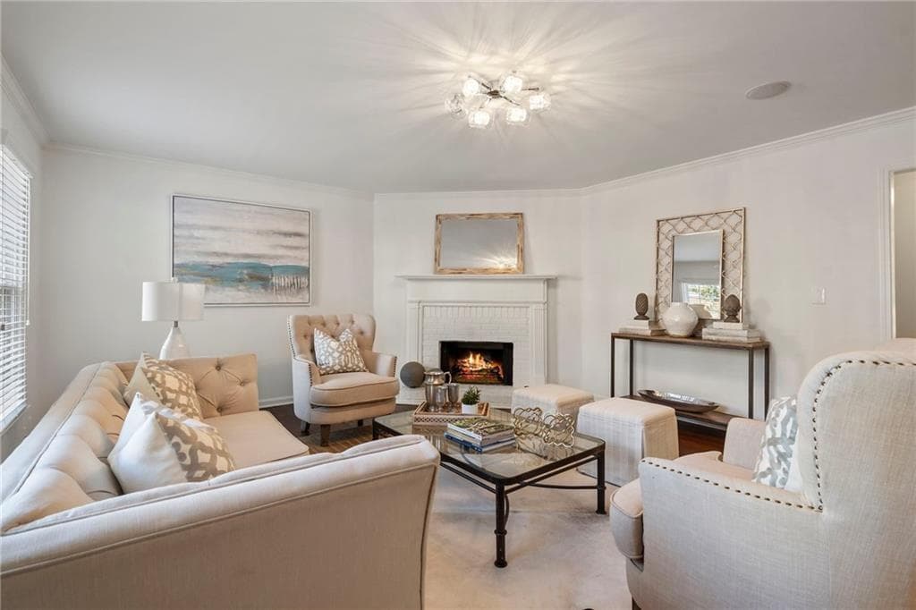 3 bedroom, 4 bathroom, 2,592 sq ft condominium sold at 504 Dunwoody Chace, Atlanta, GA 30328