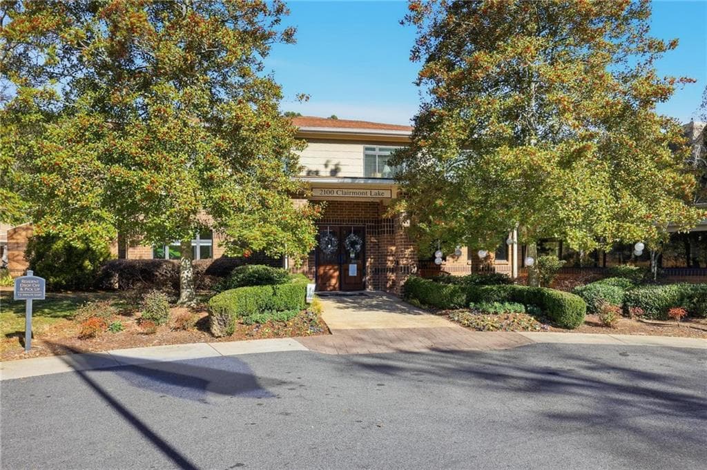 1800 Clairmont Lake 719, Decatur, GA 30033 — most recent listing photo