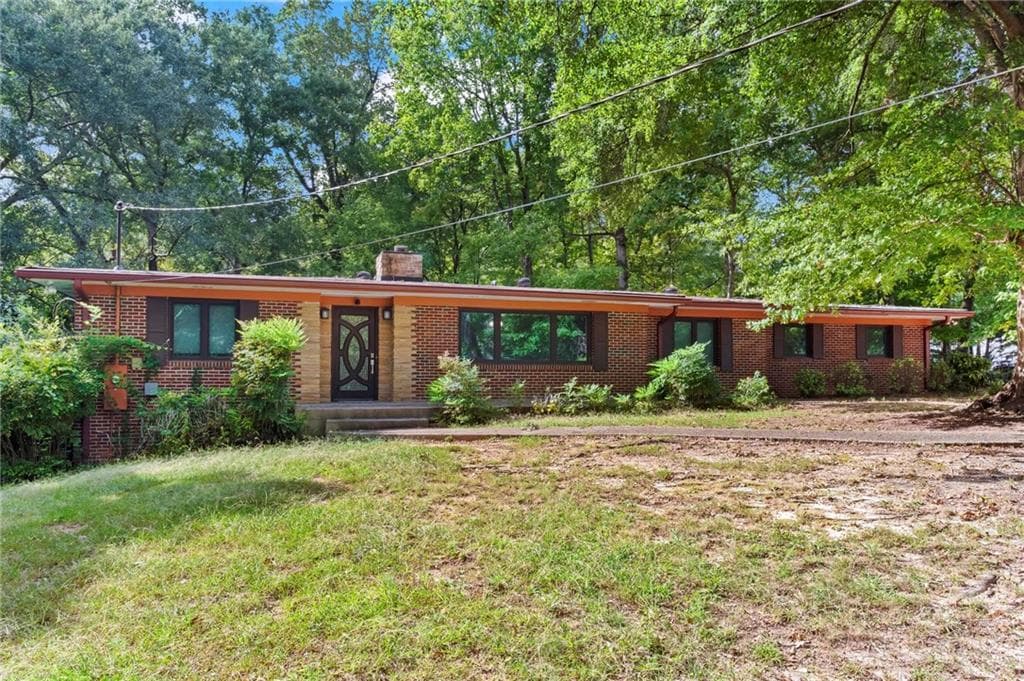 3 bedroom, 3 bathroom, 3,143 sq ft single family residence sold at 3600 Tanglewood Drive, Atlanta, GA 30339
