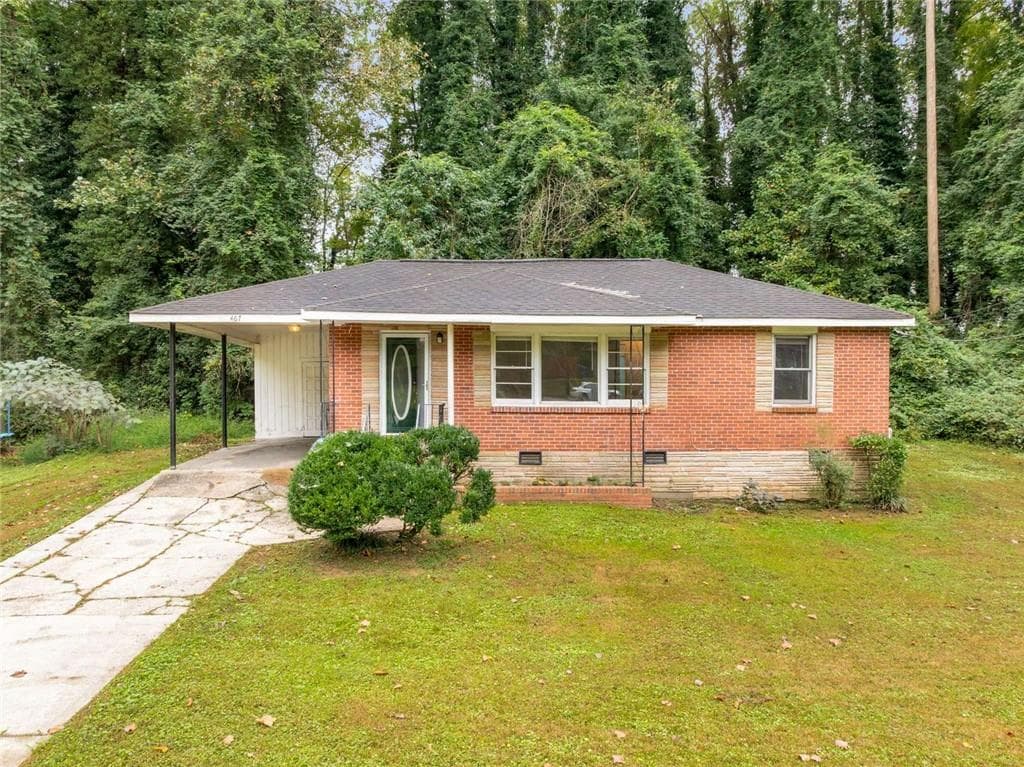 3 bedroom, 1 bathroom, 840 sq ft single family residence sold at 467 Park Valley Drive, Atlanta, GA 30318