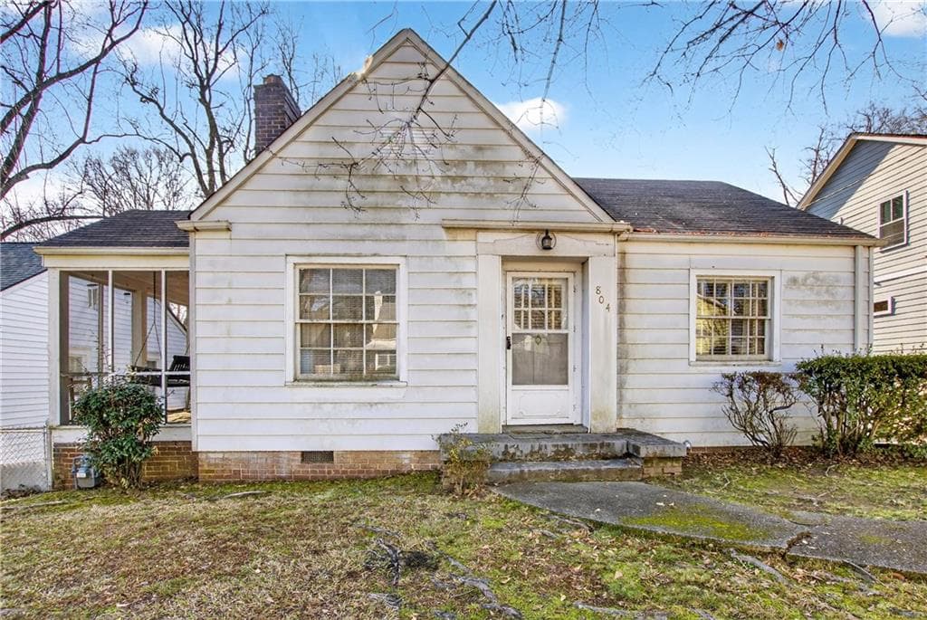 2 bedroom, 1 bathroom, 936 sq ft single family residence sold at 804 Berkeley Avenue, Atlanta, GA 30318