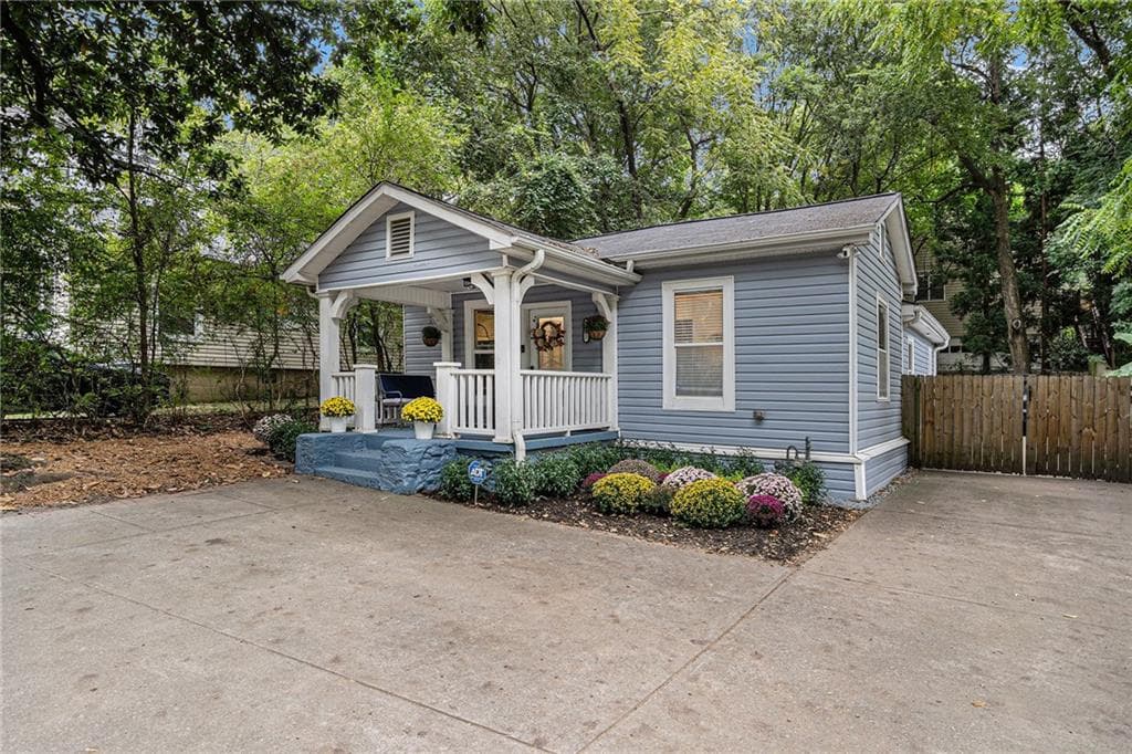 3 bedroom, 2 bathroom, 1,200 sq ft single family residence sold at 1812 Defoor, Atlanta, GA 30318