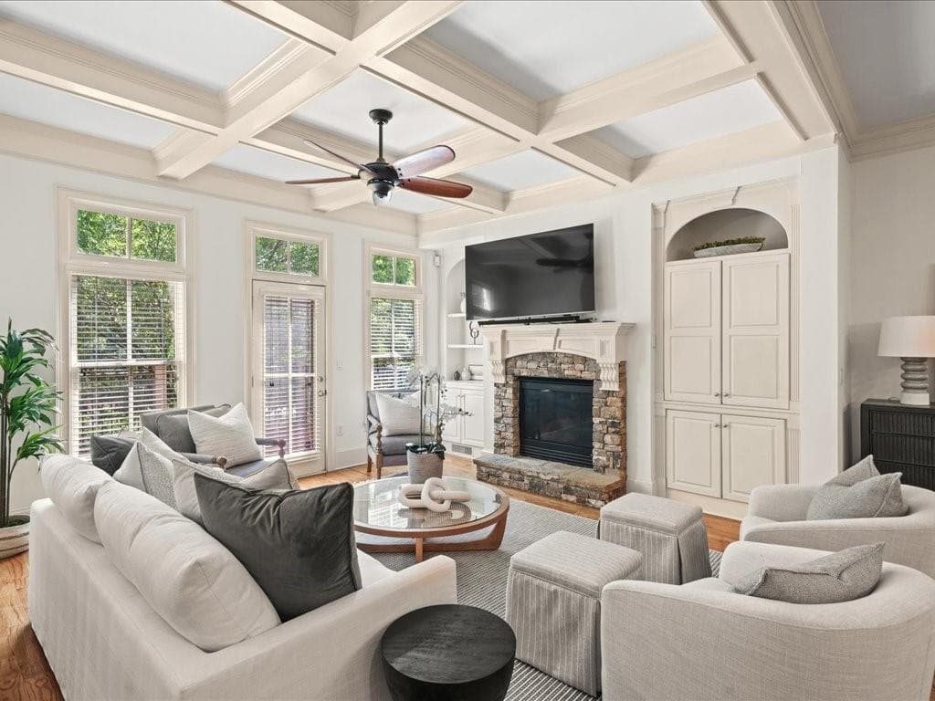 3 bedroom, 4 bathroom, 2,400 sq ft townhouse sold at 3043 Stone Gate Drive, Atlanta, GA 30324