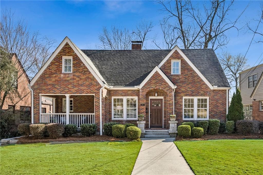 6 bedroom, 6 bathroom, 4,644 sq ft single family residence sold at 1077 Lanier Boulevard, Atlanta, GA 30306