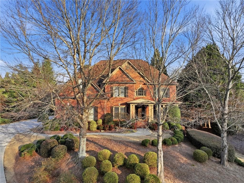 5 bedroom, 6 bathroom, 6,484 sq ft single family residence sold at 2820 Gainesway Court, Cumming, GA 30041