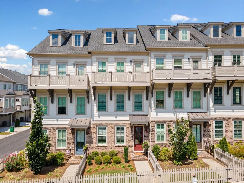 3 bedroom, 4 bathroom, 2,264 sq ft townhouse sold at 1104 Thomas Street, Woodstock, GA 30188