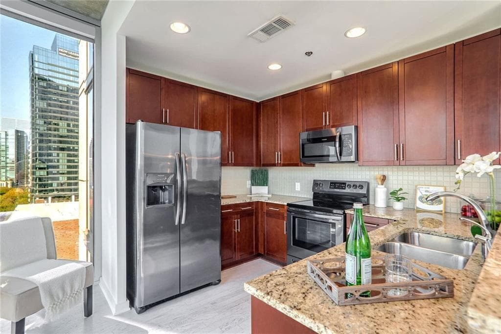 1 bedroom, 1 bathroom, 802 sq ft condominium sold at 855 Peachtree Street 1201, Atlanta, GA 30308