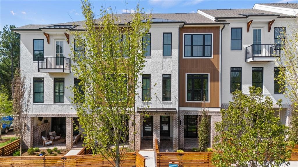 2 bedroom, 3 bathroom, 1,694 sq ft townhouse for sale at 330 Goldchild Trail 49, Alpharetta, GA 30009