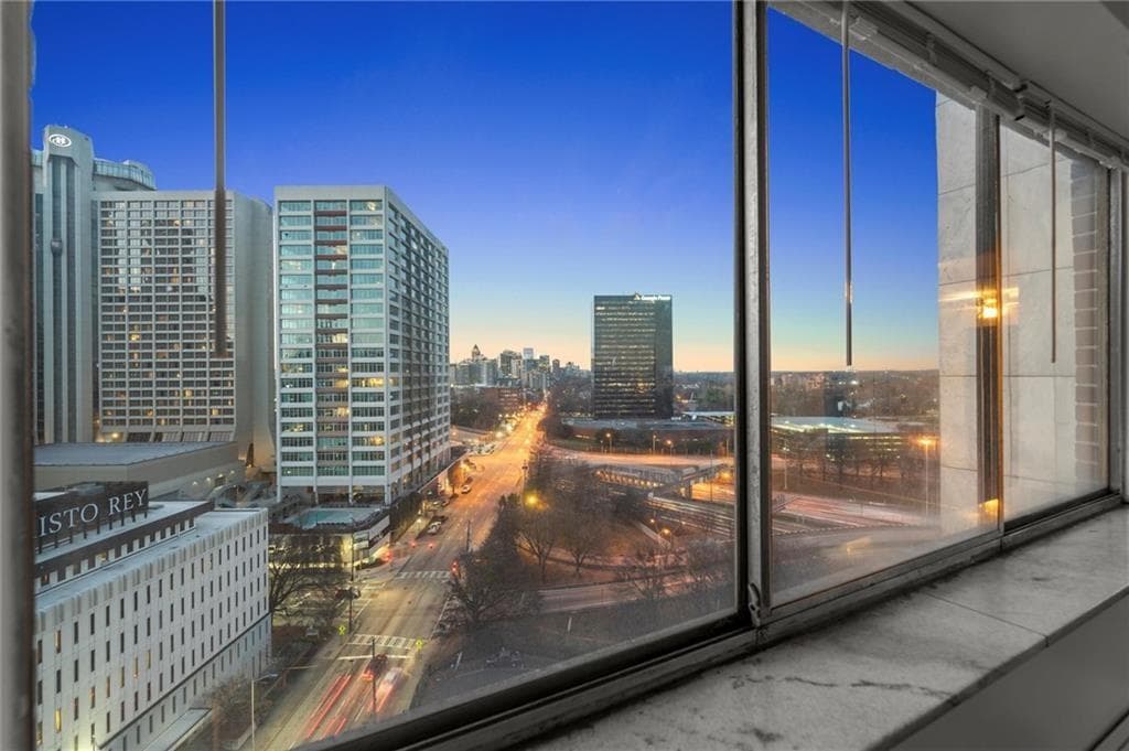 1 bedroom, 1 bathroom, 850 sq ft condominium sold at 215 Piedmont Avenue 1608, Atlanta, GA 30308