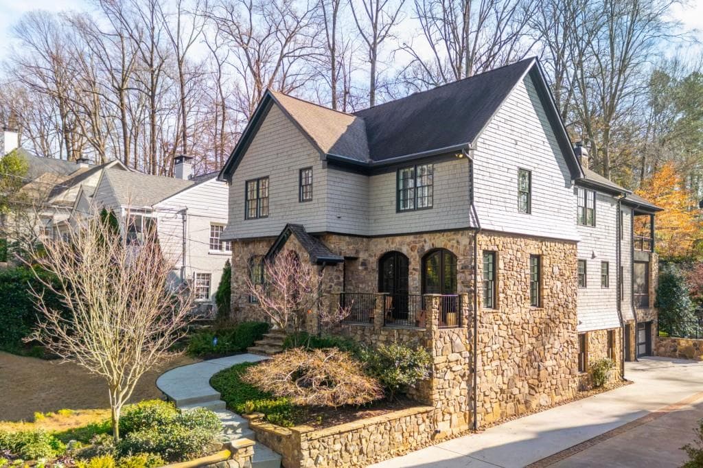 6 bedroom, 5 bathroom, 6,134 sq ft single family residence sold at 1265 University Drive, Atlanta, GA 30306