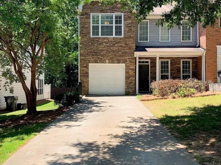 4 bedroom, 3 bathroom, 1,707 sq ft townhouse sold at 952 Abbey Park Way, Lawrenceville, GA 30044