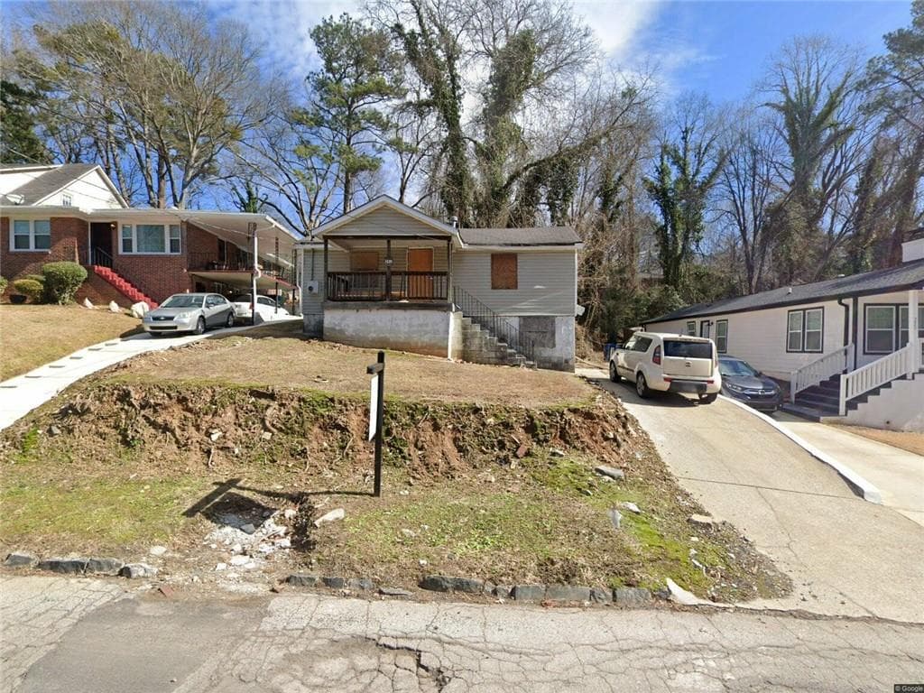 3 bedroom, 1 bathroom, 768 sq ft single family residence sold at 241 Holly Road, Atlanta, GA 30314
