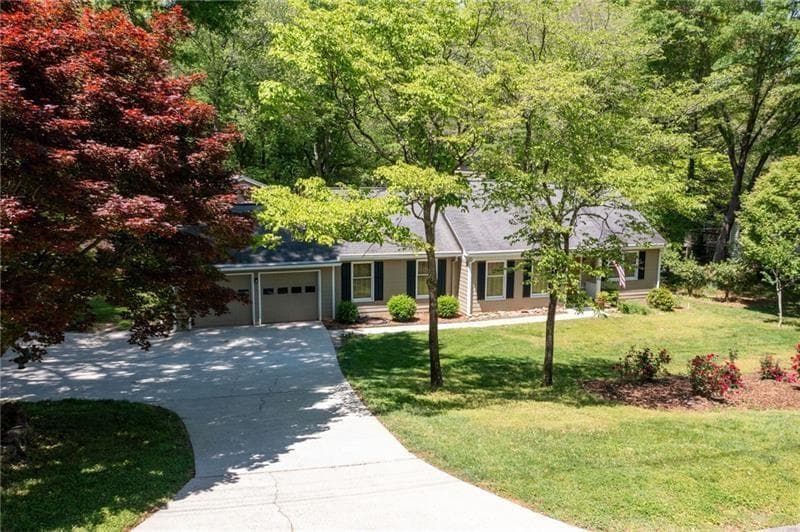 170 Mayfield Circle, Alpharetta, GA 30009 — most recent listing photo