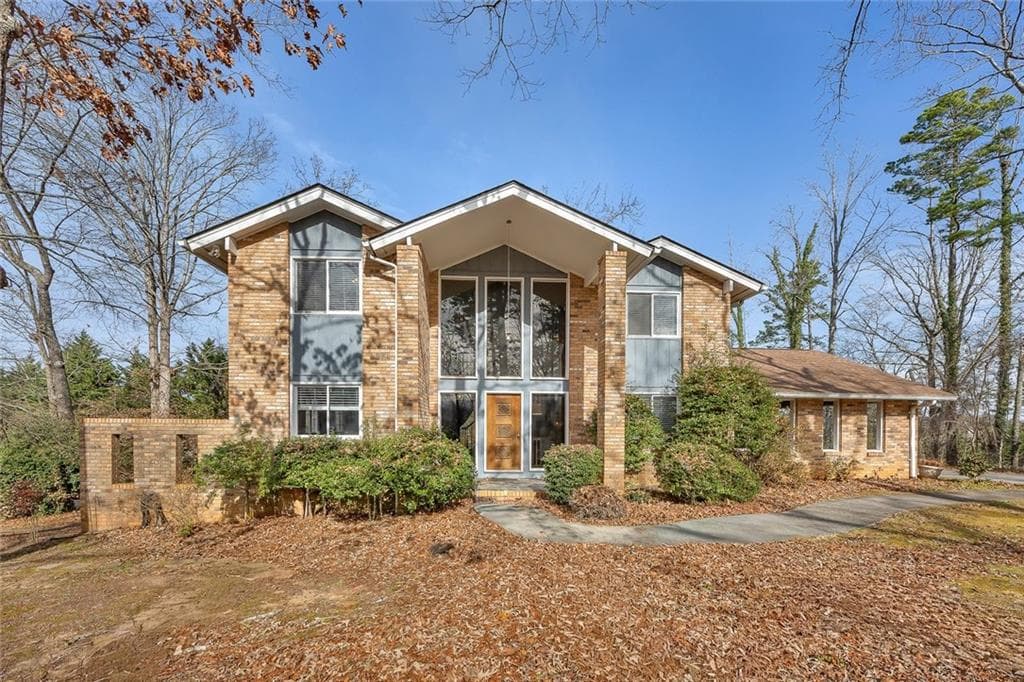 5 bedroom, 5 bathroom, 4,021 sq ft single family residence sold at 1113 Honeysuckle Drive, Canton, GA 30114