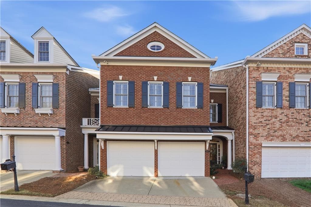 4 bedroom, 4 bathroom, 3,400 sq ft condominium sold at 2302 English Ivy Court, Atlanta, GA 30339