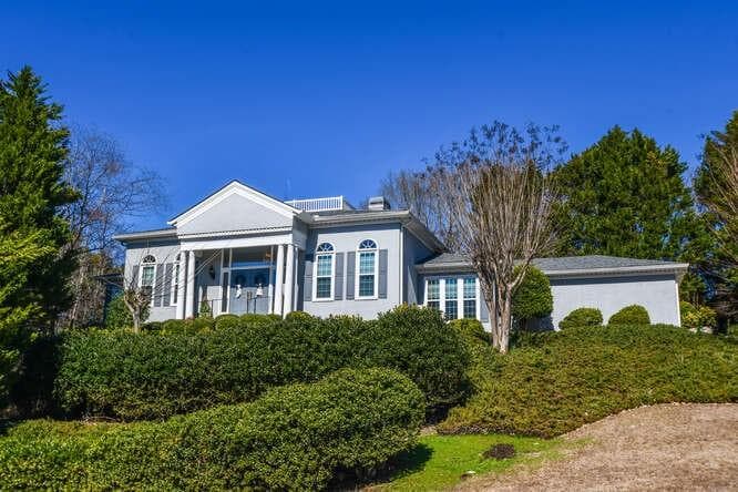 3 bedroom, 4 bathroom, 3,207 sq ft single family residence for sale at 2901 Club Place, Gainesville, GA 30506