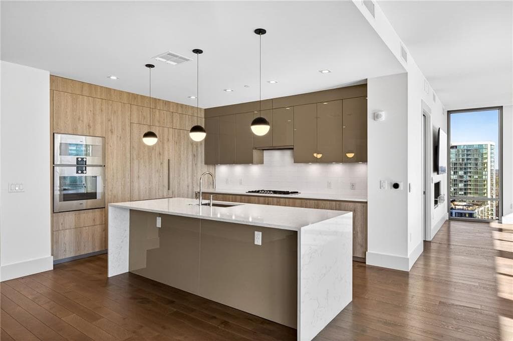 3107 Peachtree Road 1504, Atlanta, GA 30305 — most recent listing photo