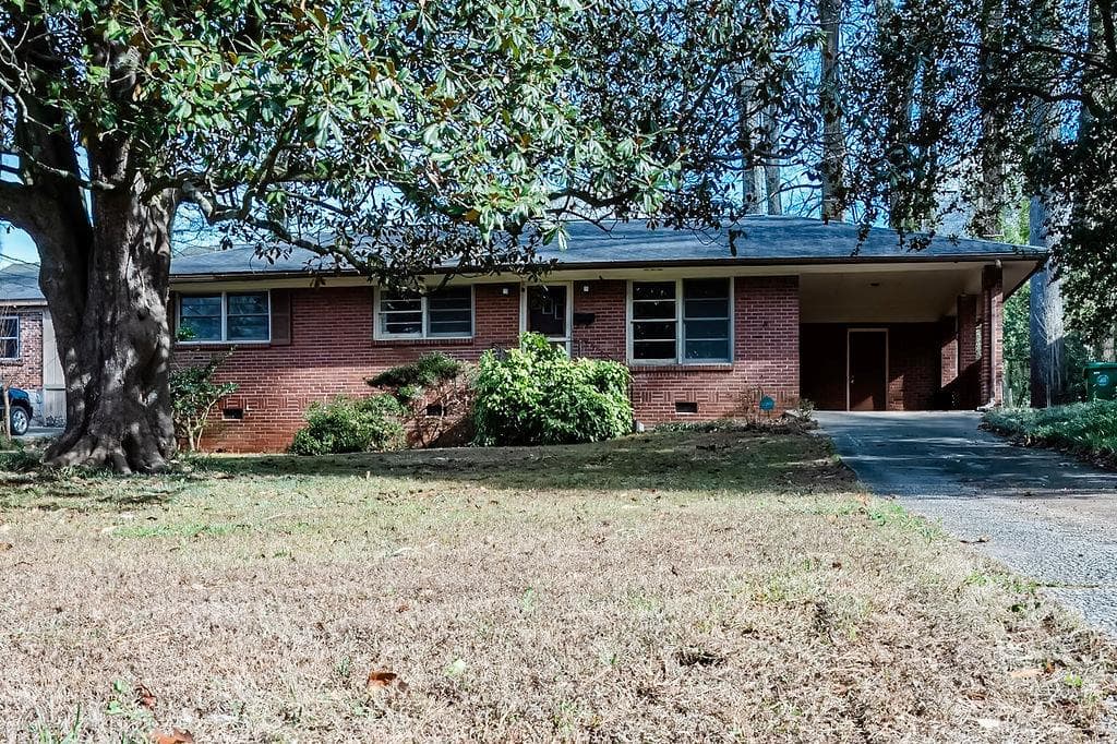 3 bedroom, 1 bathroom, 1,424 sq ft single family residence sold at 640 Farrar Court, Decatur, GA 30032