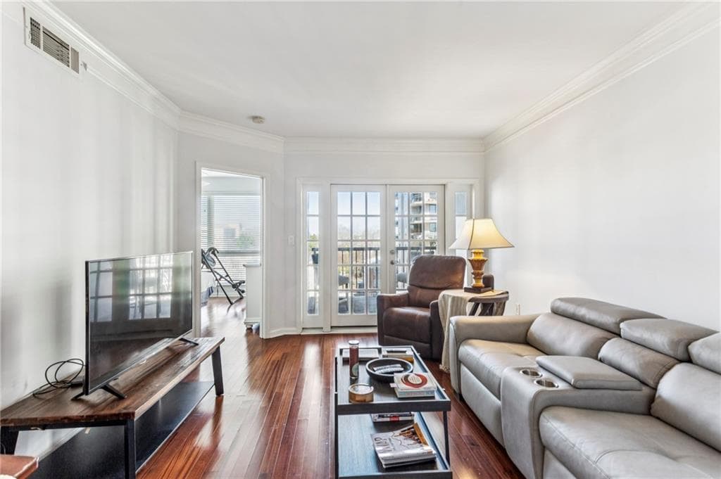 1 bedroom, 1 bathroom, 860 sq ft condominium sold at 275 13th Street 707, Atlanta, GA 30309