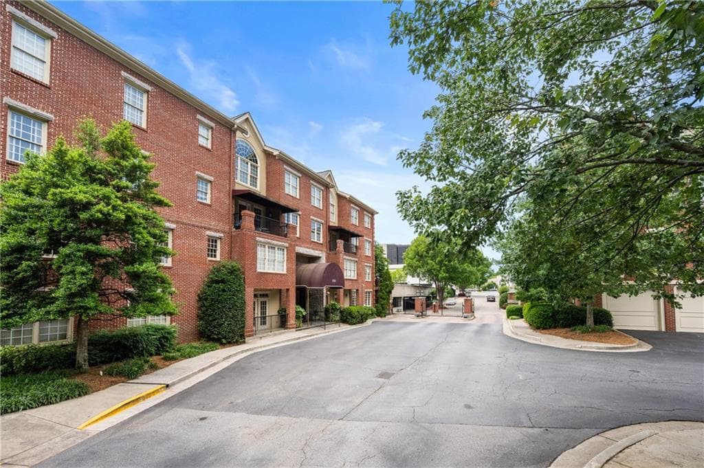 2 bedroom, 3 bathroom, 1,693 sq ft condominium sold at 1735 PEACHTREE Street 316, Atlanta, GA 30309