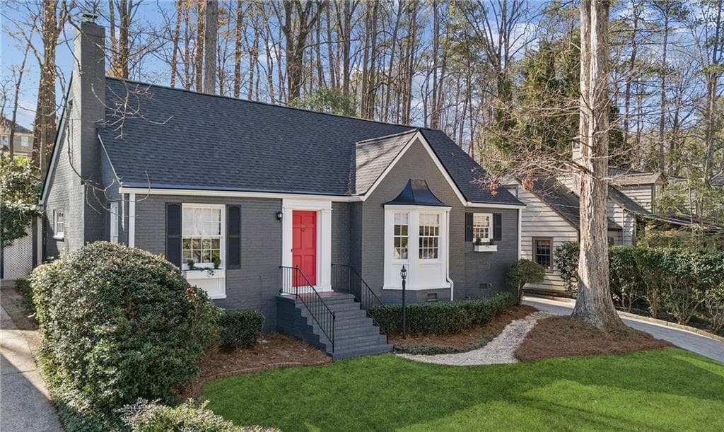 686 Longwood Drive, Atlanta, GA 30305 — most recent listing photo