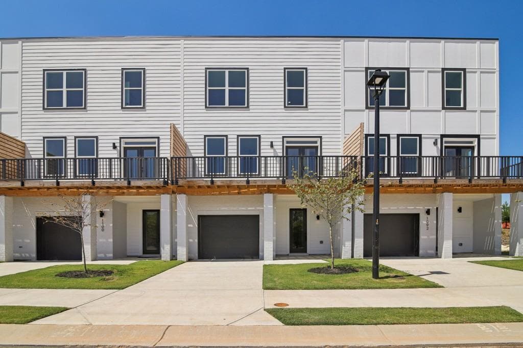 1070 Glen Opal Drive, Decatur, GA 30032 — most recent listing photo