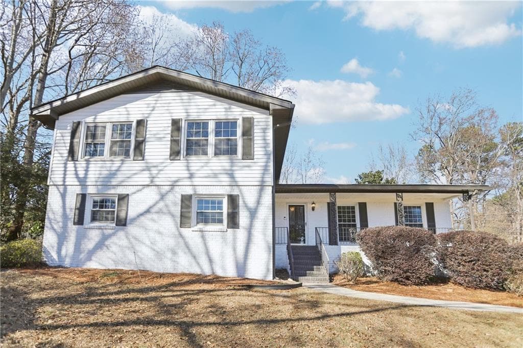 3 bedroom, 3 bathroom, 2,650 sq ft single family residence sold at 2886 Jones Mill Road, Atlanta, GA 30360