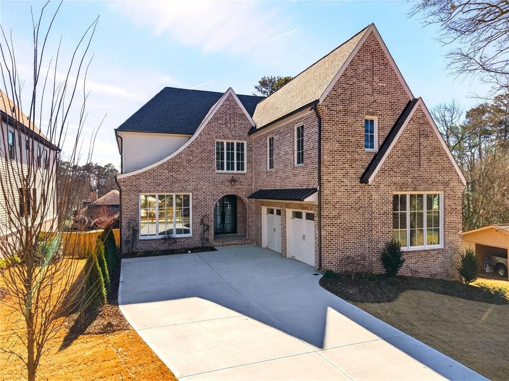 6 bedroom, 6 bathroom, 4,450 sq ft single family residence sold at 102 King Street, Roswell, GA 30075
