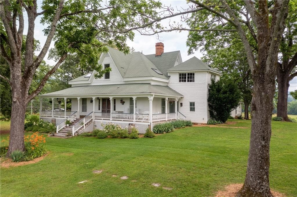 7 bedroom, 10 bathroom, 4,364 sq ft single family residence under contract at 1526 Highway 255, Sautee Nacoochee, GA 30571
