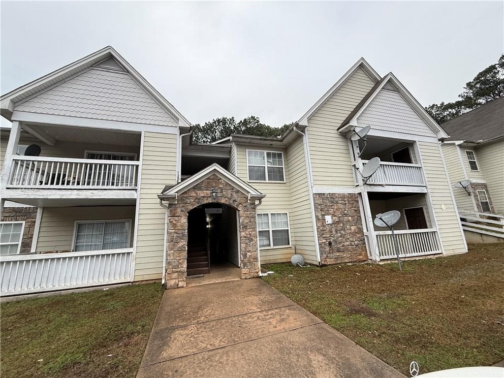 3 bedroom, 2 bathroom, 1,435 sq ft condominium for sale at 312 Ridge Creek Drive, Clarkston, GA 30021