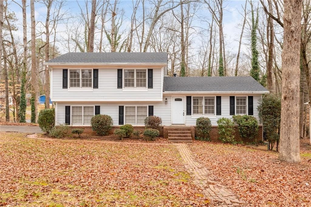 4 bedroom, 2 bathroom, 1,800 sq ft single family residence sold at 584 Fieldstream Way, Lawrenceville, GA 30044