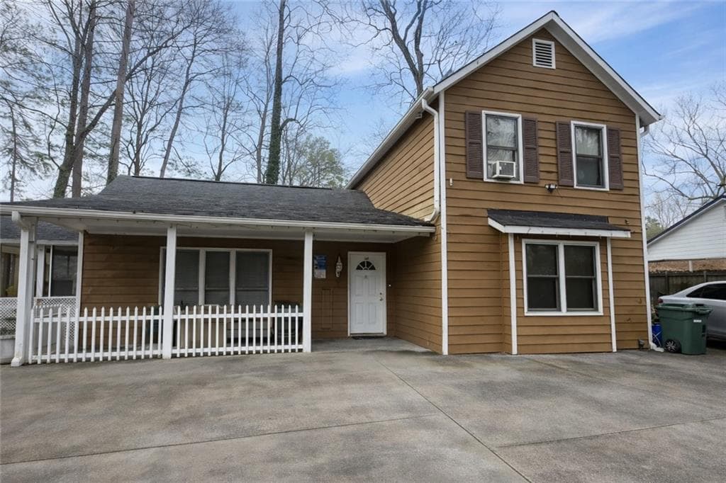 4 bedroom, 2 bathroom, 1,440 sq ft single family residence sold at 1383 Natchez Trace, Marietta, GA 30008